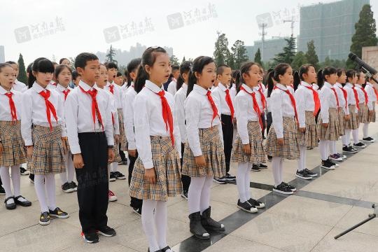 烈士紀(jì)念日省會(huì)各界代表舉行公祭活動(dòng) 謝伏瞻陳潤(rùn)兒出席