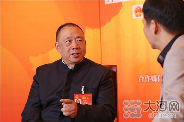 居軸處中 樂在其中 把春天帶回河南 代表委員邀您一起加油干