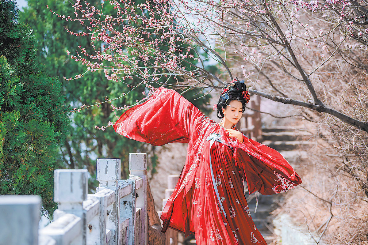 “賞花經(jīng)濟”秀出新花樣