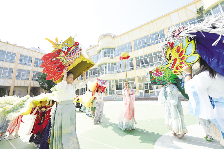 市市直幼兒園開展“龍娃迎端午”活動(dòng)