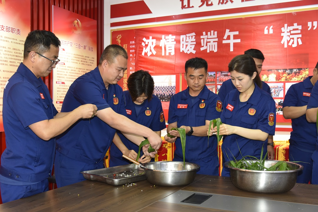 濃情暖端午 粽香飄警營