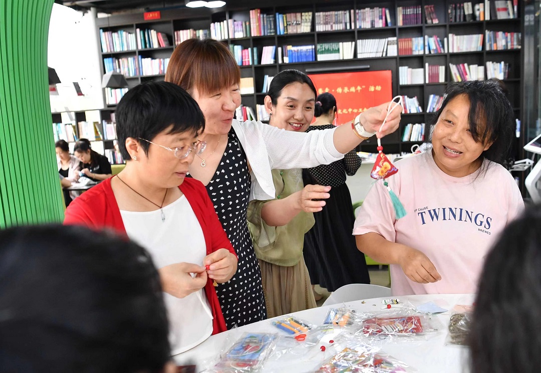 “巧手縫香囊 傳承端午情”